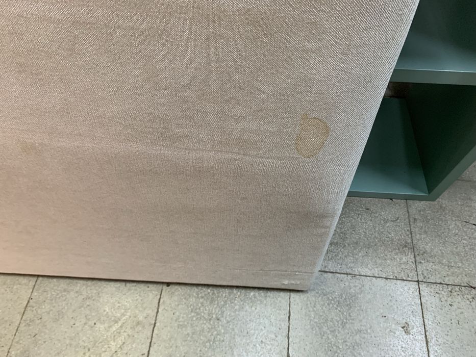 Cabeceira de cama  100x110, forrada em tecido bêje