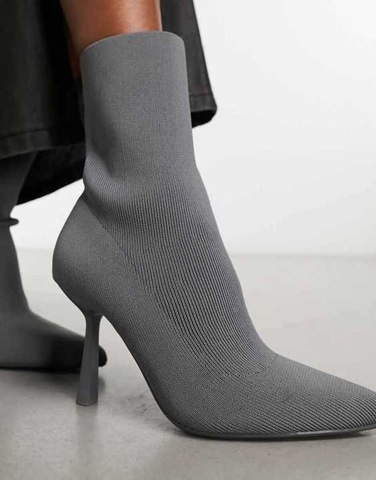 Botins da Bershka em lycra cinzentos novos com etiqueta