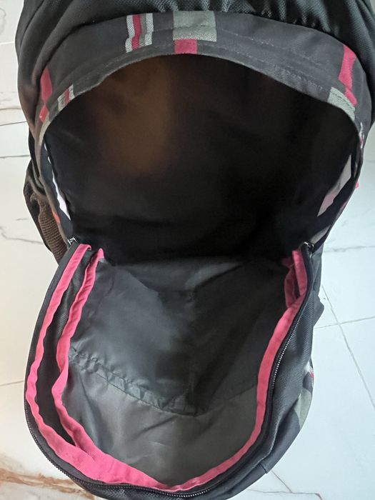 JanSport plecak na kółkach z rączką do ciągnięcia