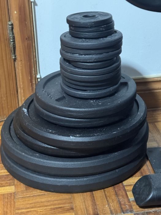 Maquina de treino, banco de supino com barra olimpica + 150 kilos