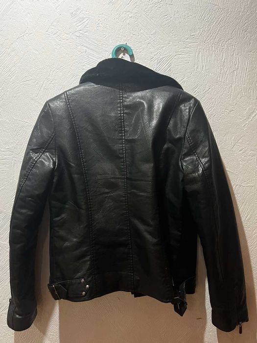 продам женскую куртку кож зам