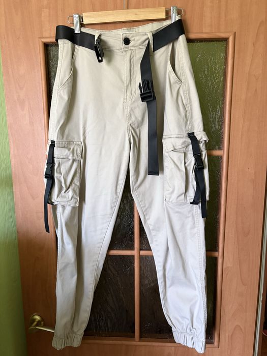 Бежеві жіночі брюки карго