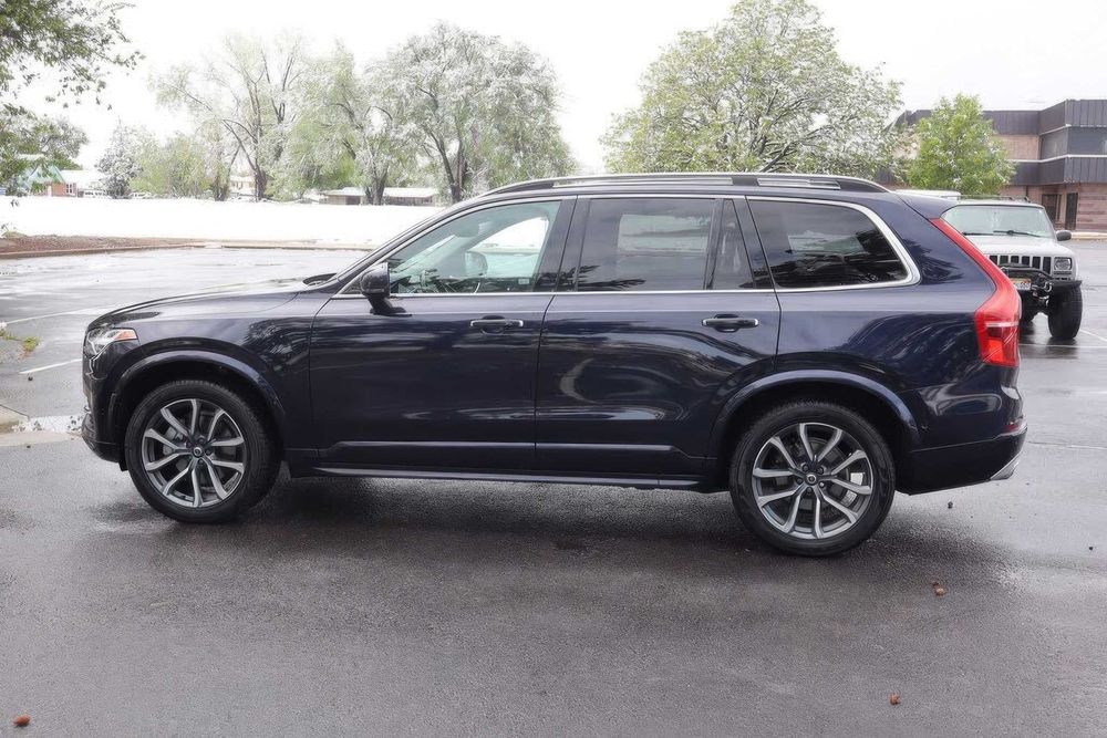 Volvo XC90 T6 Momentum      2019