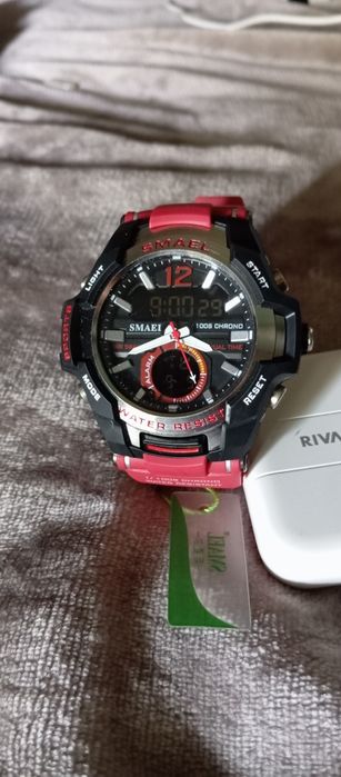 Relógio digital e analógico