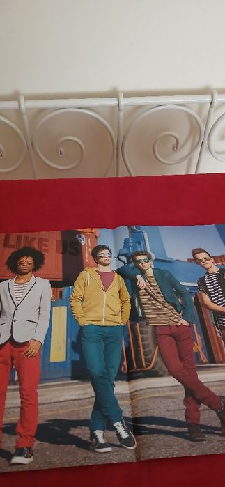 Poster Like Us, novo