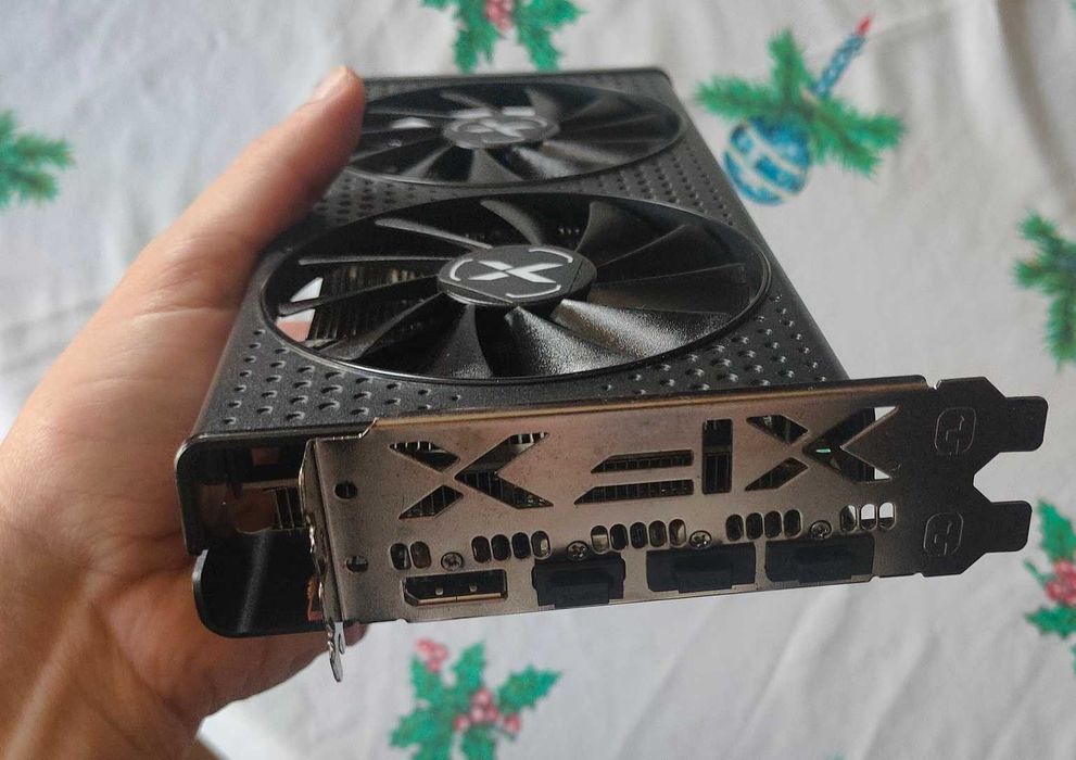 RX 6600 XT placa gráfica AMD