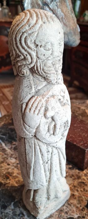 antiga imagem de jesus Cristo em grés