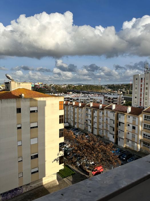 Aluguer Quarto Solteiro(a)