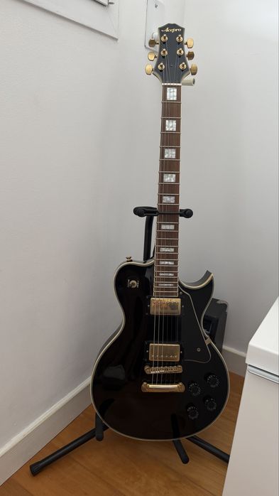 Guitarra elétrica  estilo Les Paul da Acepro  + amplificador Fender Frontman 10G