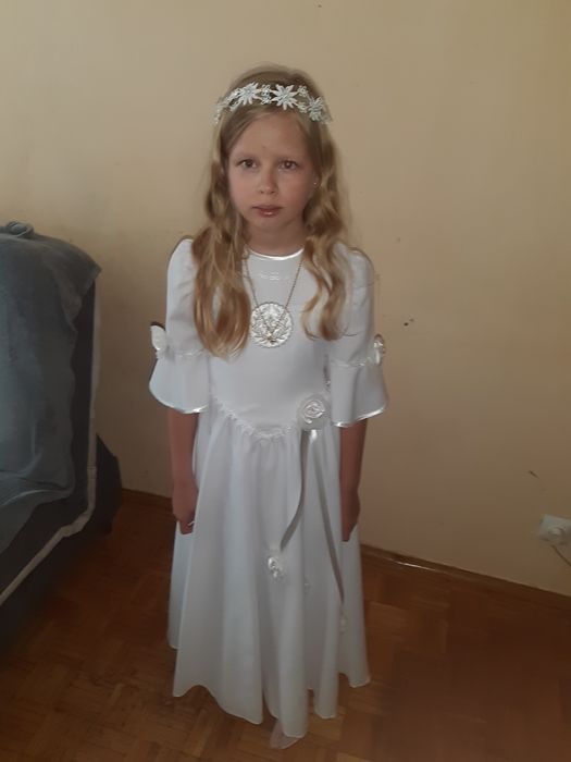 Sukienka komunijna 134 rozmiar
