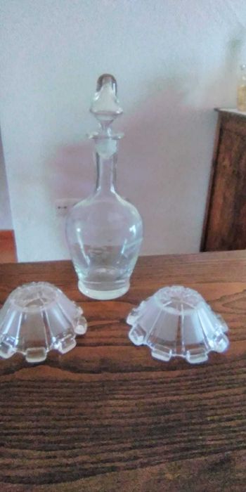 Garrafa e 2 taças em vidro