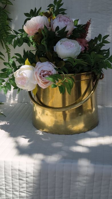 Продам подставку для дров из бронзы или меди.Дровницу.Зольник