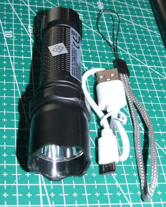 Kieszonkowa Latarka UV ładowana przez USB + Gratis