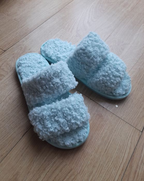 Damskie kapcie, klapki Sinsay, r. 36/37,miękkie