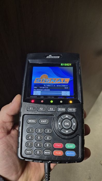 Miernik satelitarny WS-6916 R10821 z ekranem i wbudowanym  tunerem