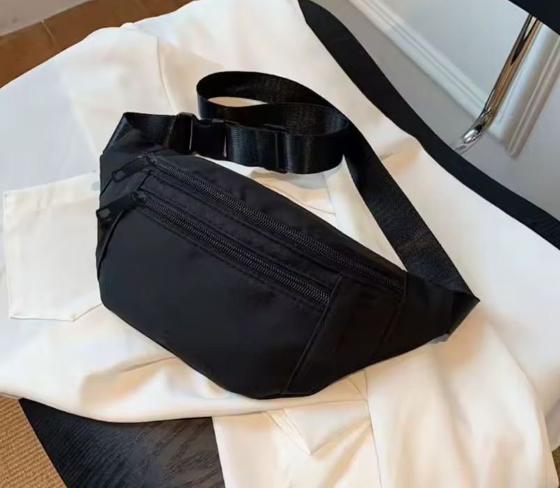 Czarna saszetka, nerka