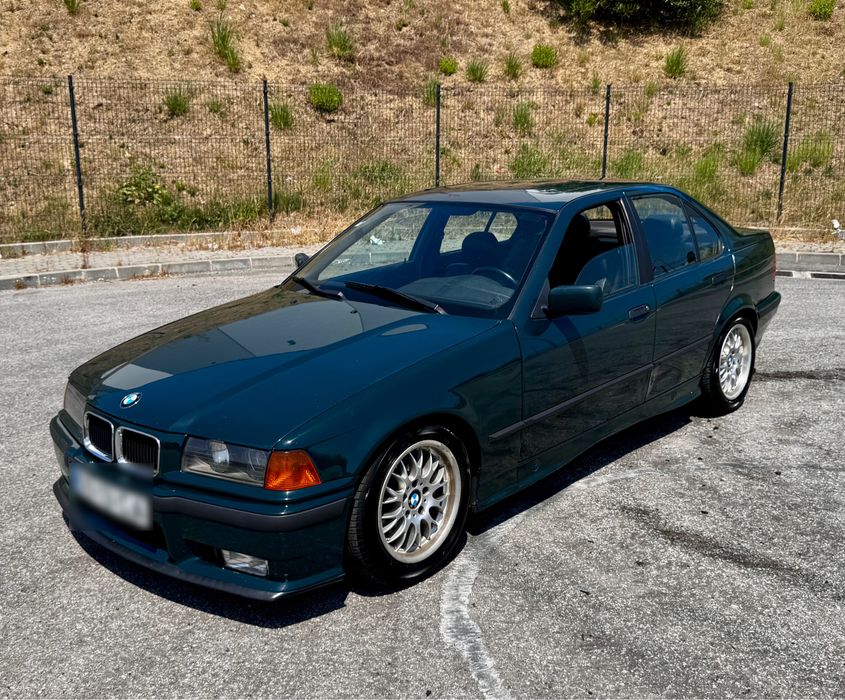 BMW E36 Sedan 30i