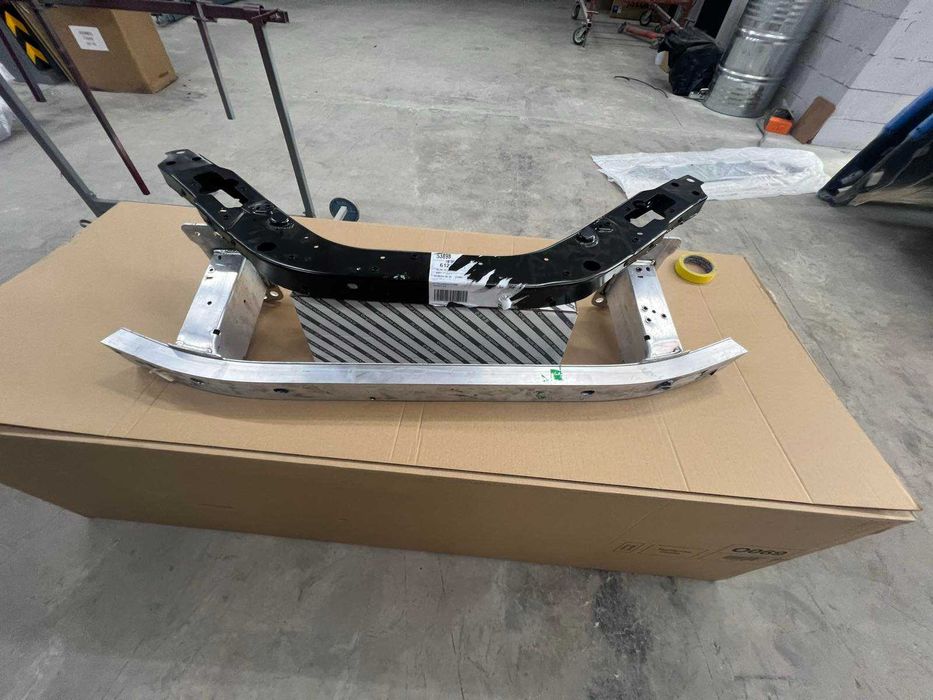 Підсилювач переднього бампера Alfa Romeo Stelvio 50538751 50549801: 16 ...