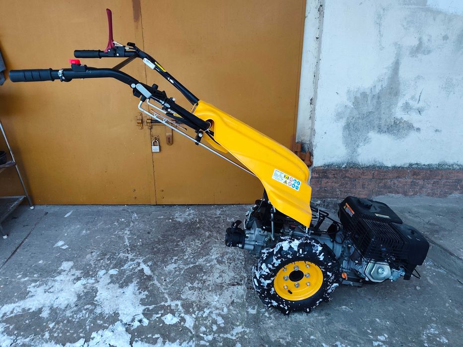 Traktorek jednoosiowy 9KM z kosiarką listwową 150cm. Osprzęt dostępny.