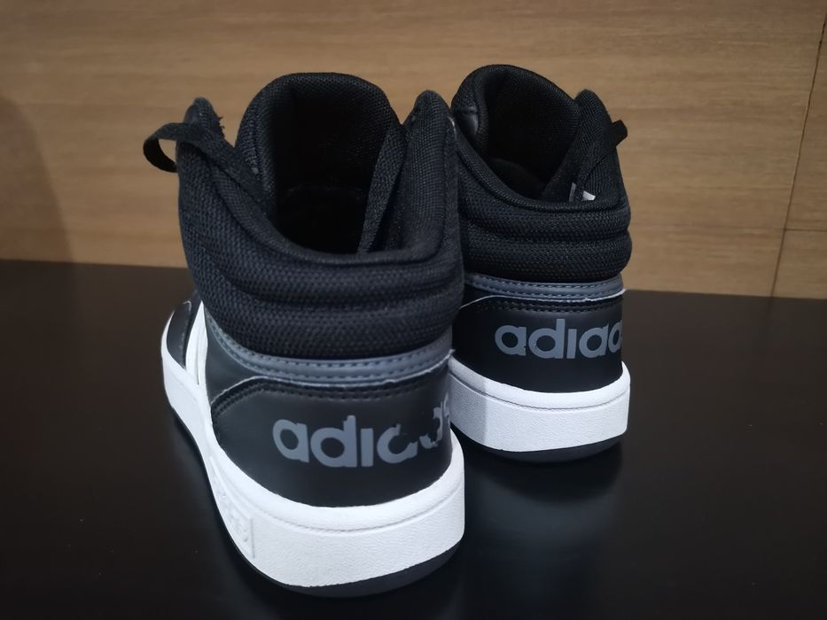 Sapatilhas Adidas 36 Classic Vintage Hoops 3.0
Sapatilhas Classic Vint