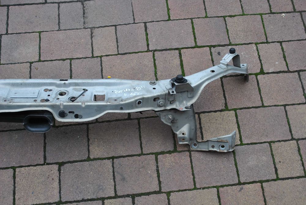 Pas przedni Opel Zafira B