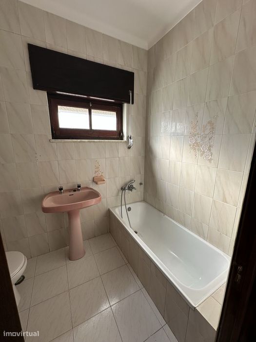 Apartamento T3 espaçoso para arrendamento