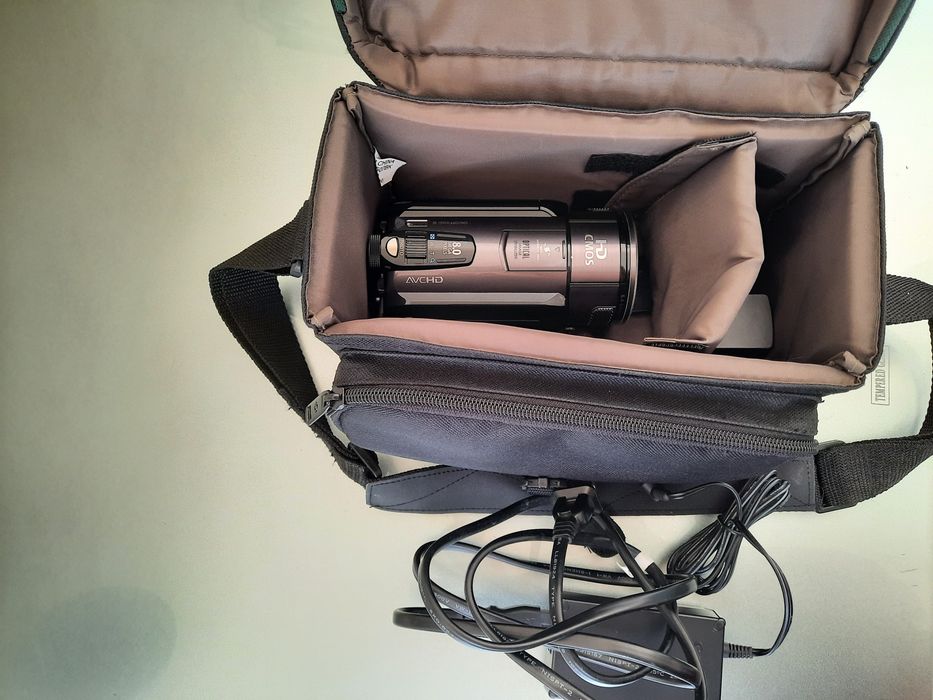 Відеокамера Canon Vixia HF S100