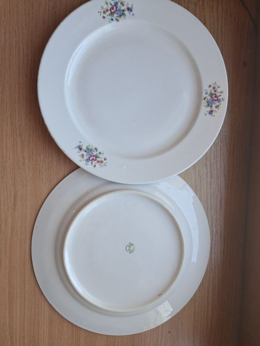 Тарелки разные фарфор коростень