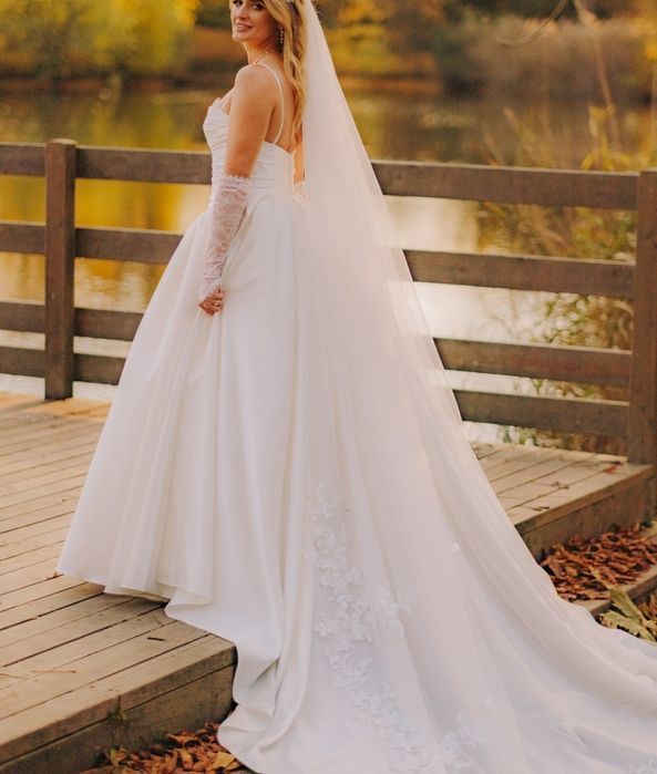 Suknia ślubna satynowa