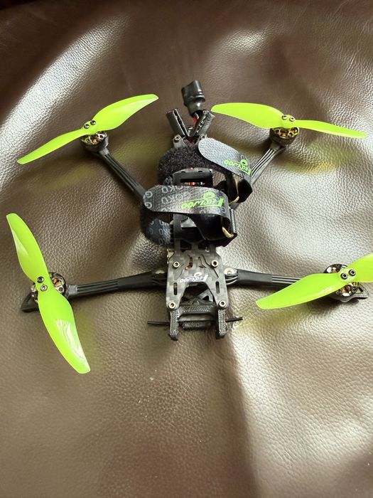 Dron Flywoo Explorer LR 4 HD pod DJI