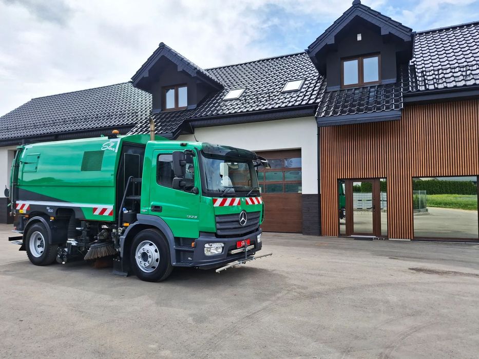 Mercedes-Benz Atego 1523 Zamiatarka Schmidt SK600 Karcher Euro 6 PM10 Listwa Wysokiego Ciśnienia 2 Silniki Szczotki L/R Rura Do Liści 2016r  Klimatyzacja Oświetlenie Ostrzegawcze Zamiatarka Uliczna Euro 6 PM10