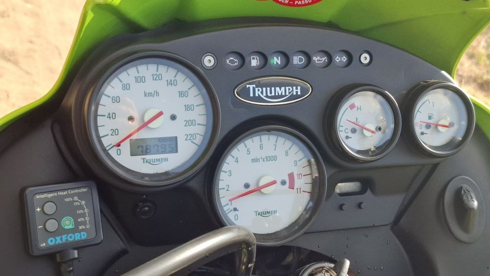 Triumph Tiger 955i duże turystyczne enduro adventure