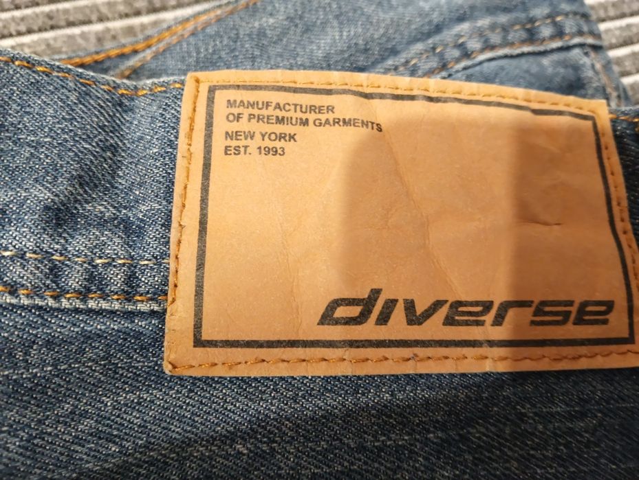 Męskie jeansy Diverse