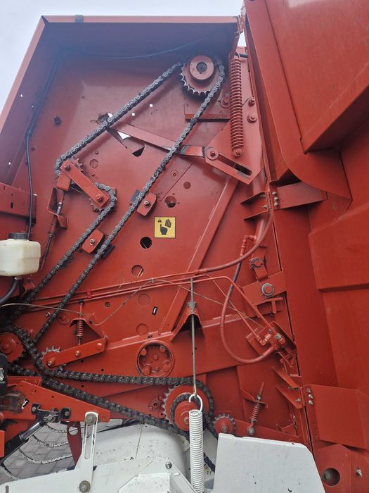 Prasa rolująca New Holland Fiat Agri 8080. 8050