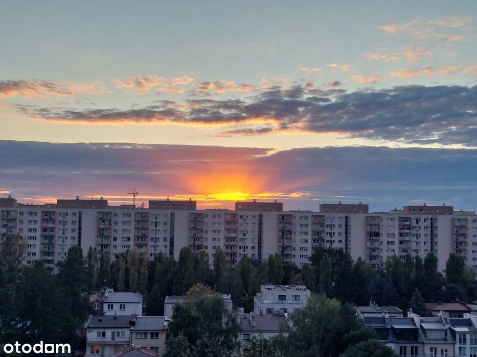 BEZ POŚREDNIKÓW - 3 pokoje, najwyższe piętro, blisko metra