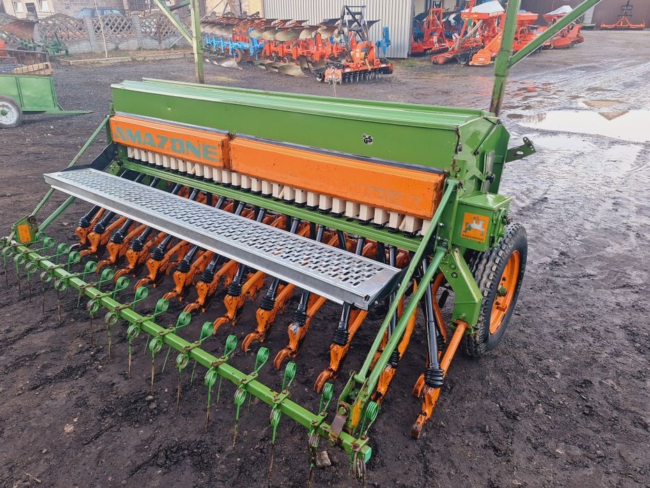 Siewnik zbożowy Amazone D8 Super 3m  stan bdb nie Hassia