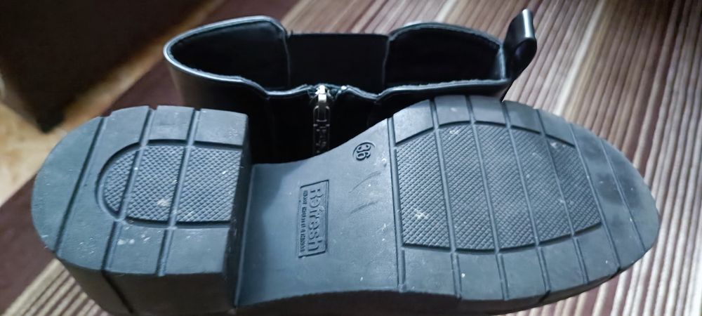 Botas de cano alto Couro