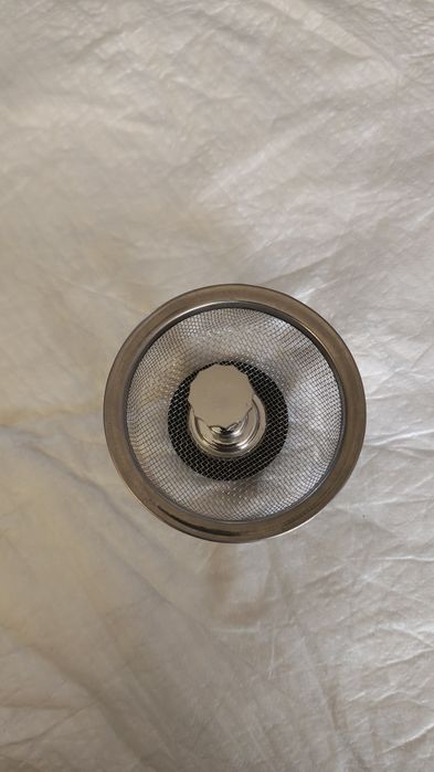 Sitko do zlewu z korkiem