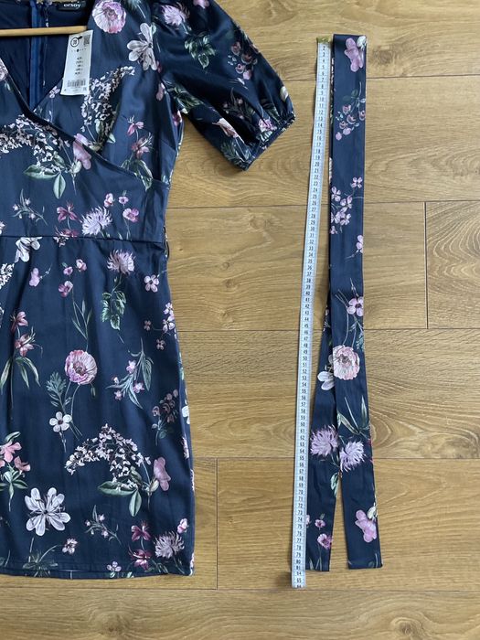 Kopertowa sukienka w kwiaty Orsay r.38