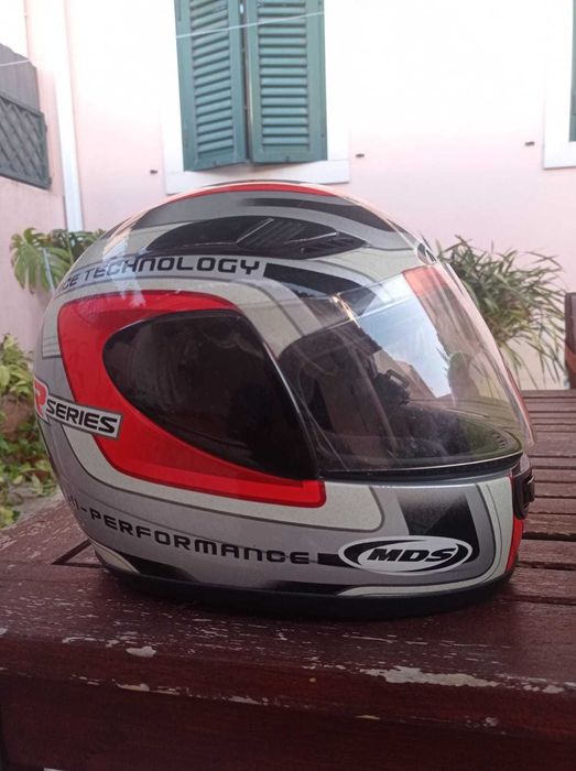 Capacetes AGV K1 e MDS R Series