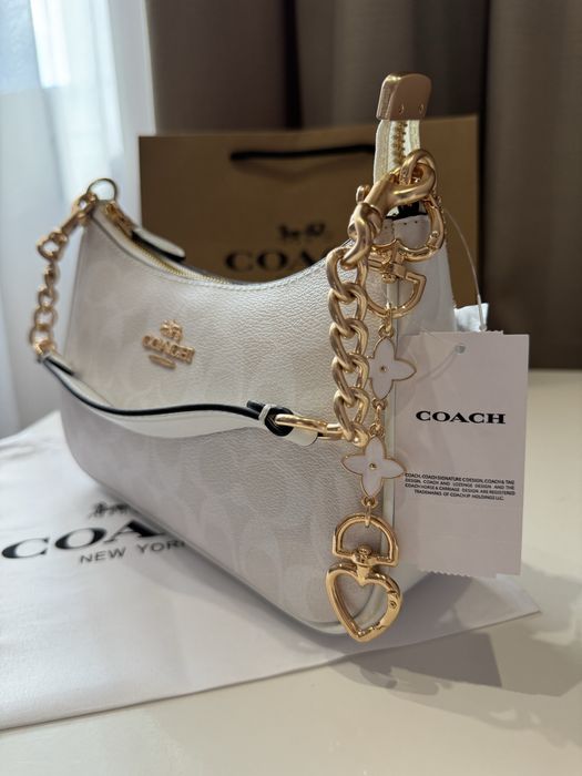 Сумочка Coach Tery біла молочна світла на ланцюжку класична