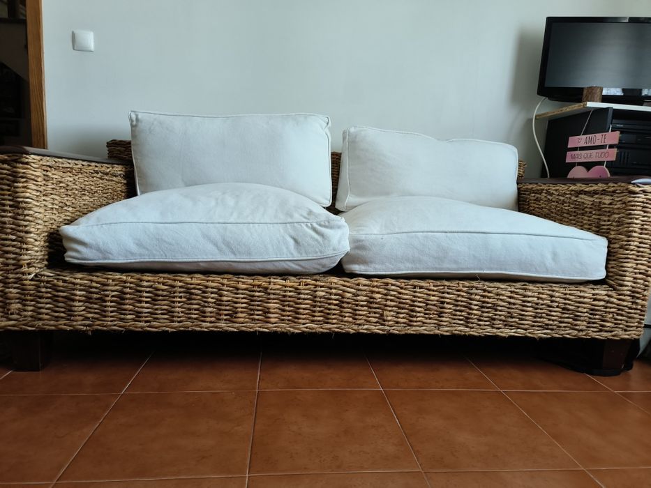 Sofá com detalhes de rede