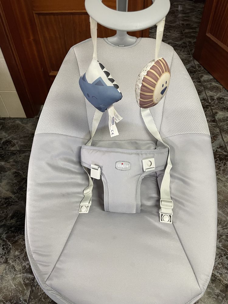 Espreguiçadeira elétrica para bebé em segunda mão durante 60 EUR em Vila  Franca de Xira na WALLAPOP
