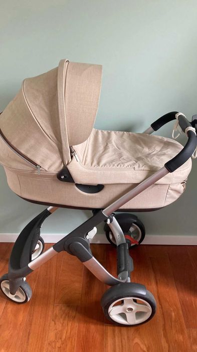 Carrinho Stokke, em bom estado, muito seguro e estável.