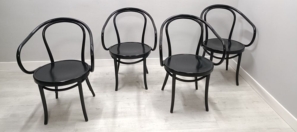 Krzesła Fotel B 9 Fameg Radomsko czarne  dostępne 24 sztuki restauracja