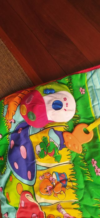 Tapete de atividades da Chicco