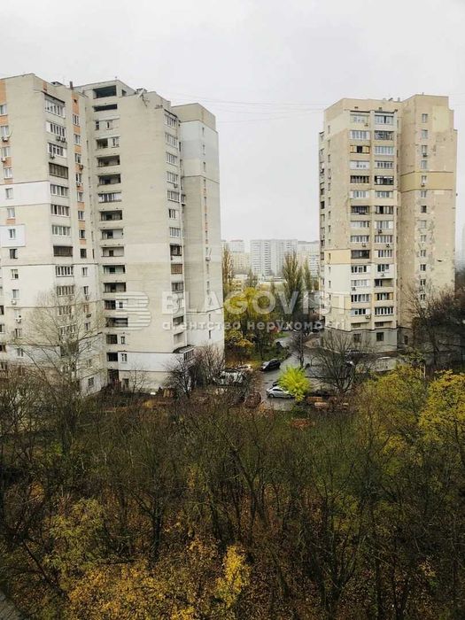 Продаж 1-к квартири 40м. Косметичний ремонт, гарний стан. Радченка, 12