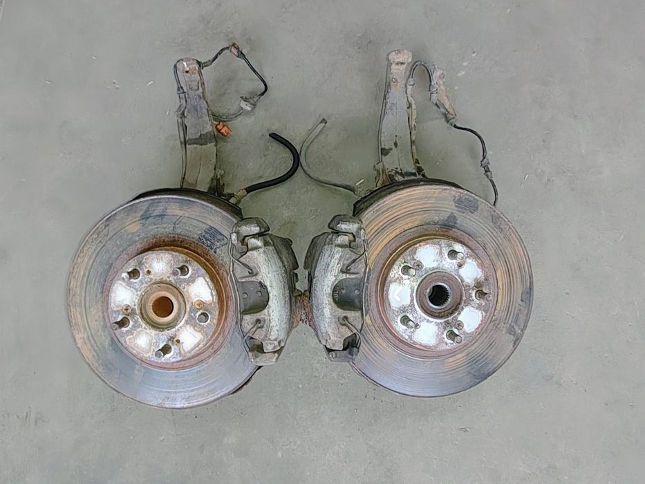 Honda Accord VII 2.4 B zwrotnica Piasta prawa i inne