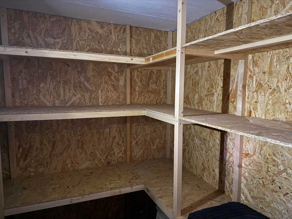 (5) Продам комору в житловому будинку 8116