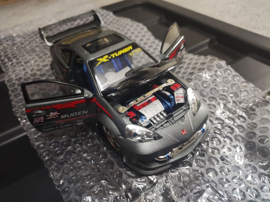 Honda/Acura Integra DC5 1/24 - Kentoys
